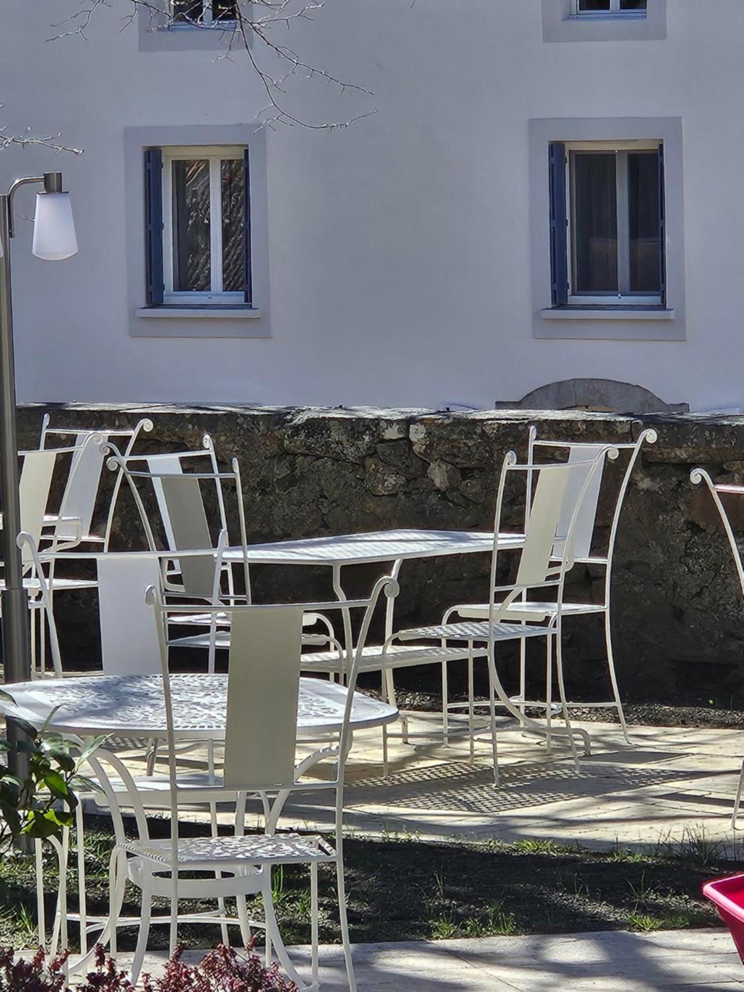 Logis Hostellerie Du Grand Duc Hotel Restaurant Gincla Exterior foto
